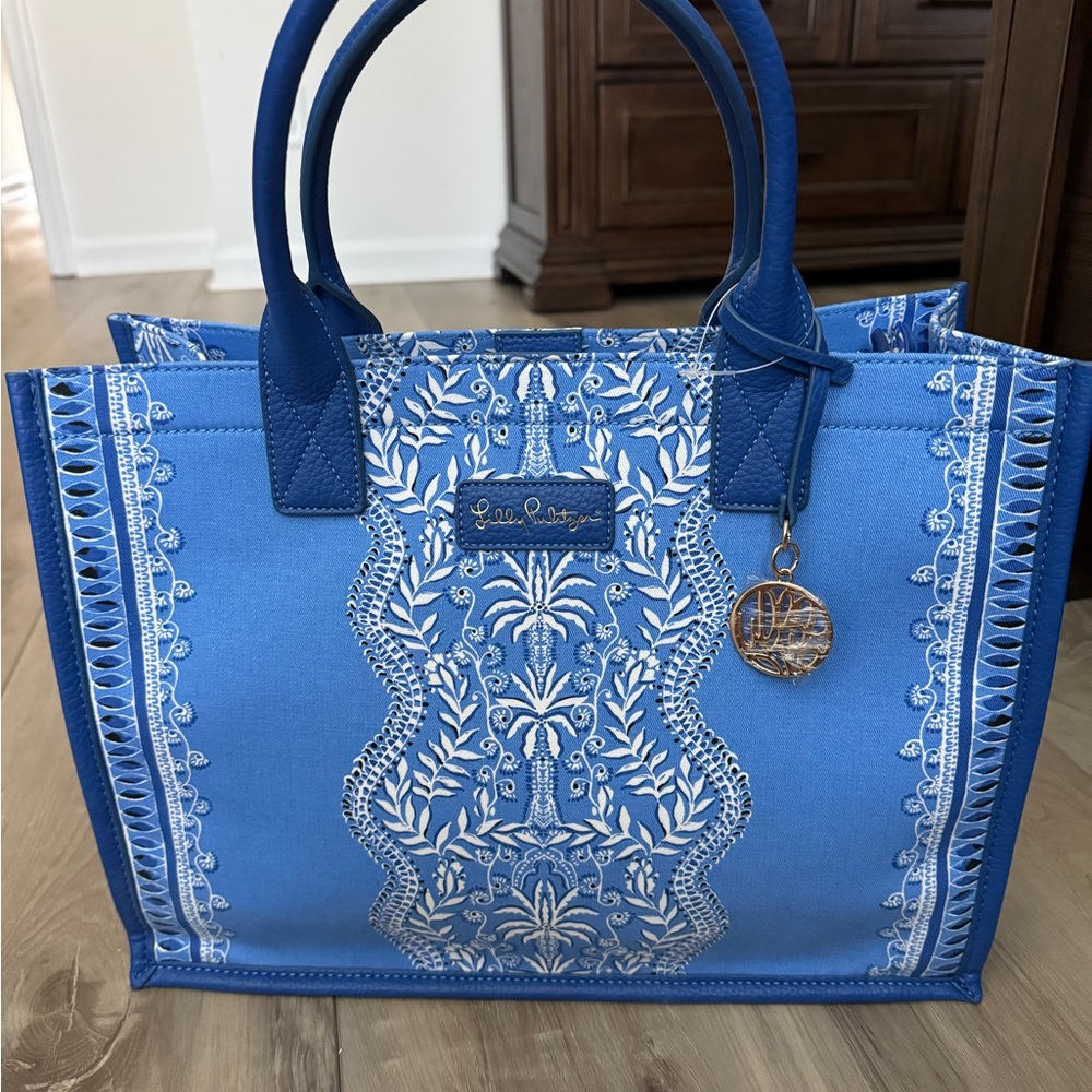 Lilly Pulitzer Blue and White Embroidered Tote (Never Used)